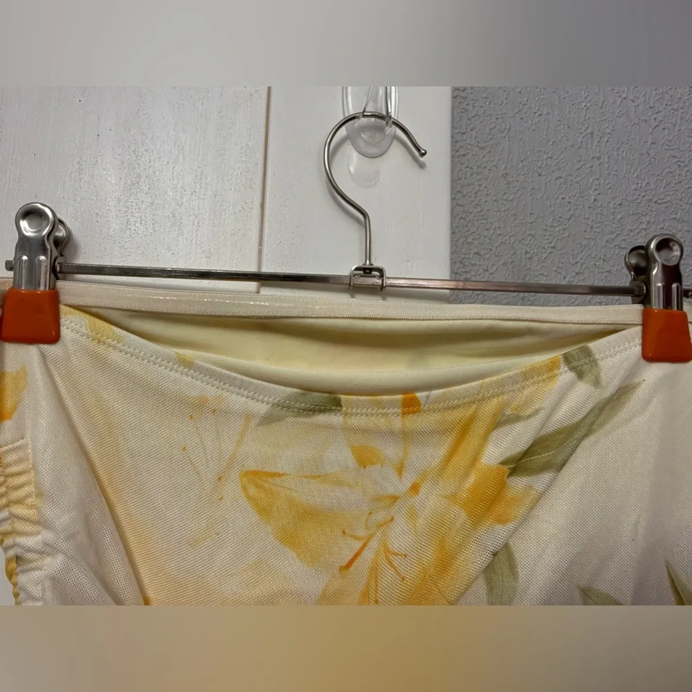 Floral Yellow Strapless Asymmetrical Crop Top - Picture 3 of 3